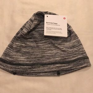 Lululemon NWT Run it Out Toque- CMOB